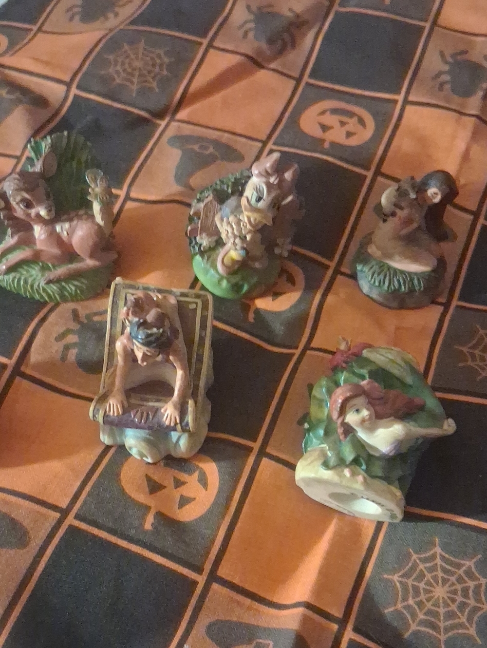 Disney Collectibles, Bambi, Pocahantas, Alladin, Little Mermaid, Winnie The Pooh